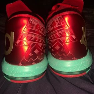Kd 6 Christmas size 13 (Kevin Durant)